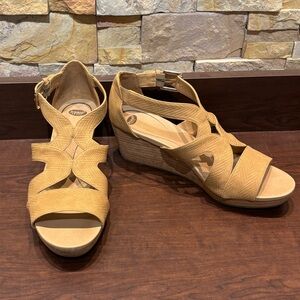 Women’s Size 11 Nude Wedge Sandals. LIKE NEW!